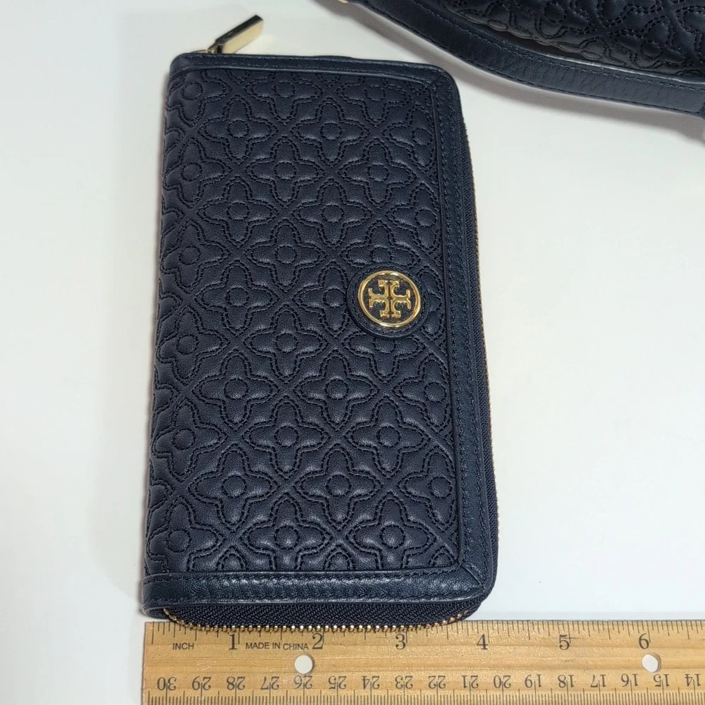 Tory Burch Bryant Tote with Matching Wallet Navy Blue - Picture 13 of 16
